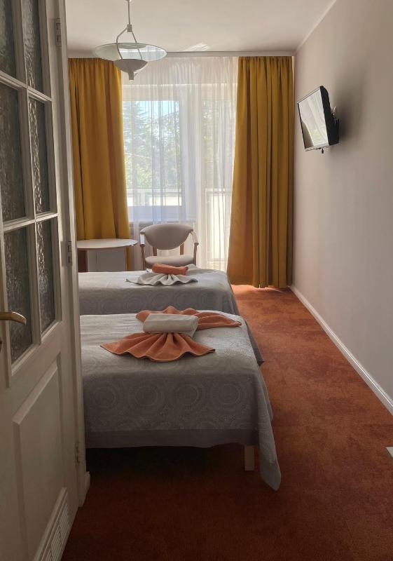 Double or Twin Room with Balcony image 3