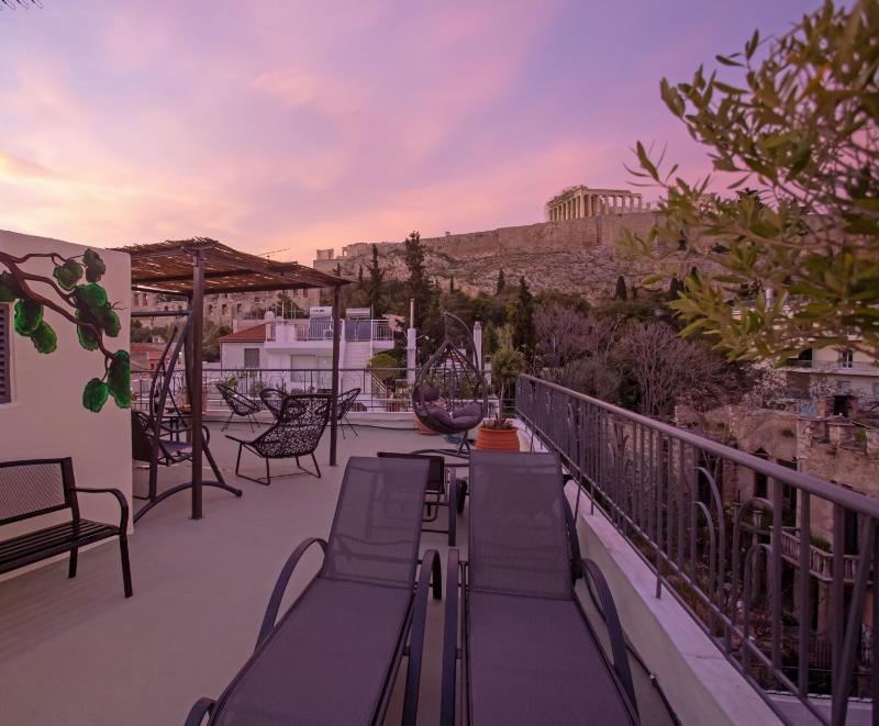 Calliope & Terpsichore by Heloni Apartments - image 16