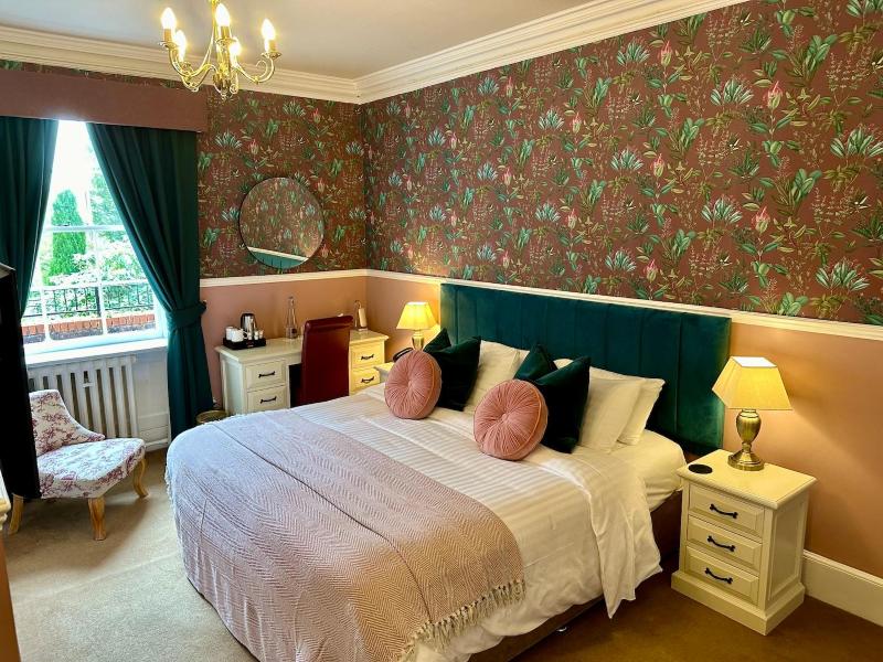 Executive Double or Twin Room image 1