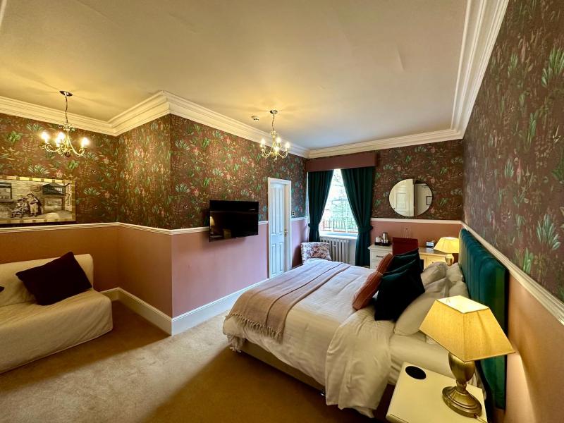 Executive Double or Twin Room image 3