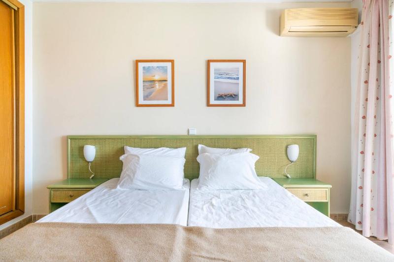 One-Bedroom Apartment image 3