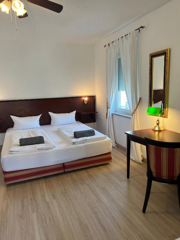Triple Room image 3
