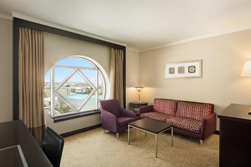 Junior King Suite - Non-Smoking image 3