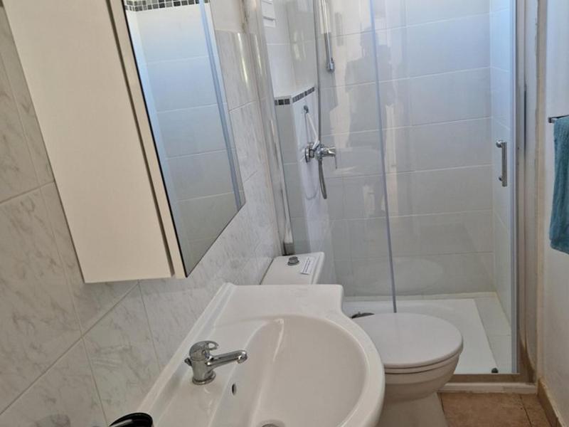 Appartement Hyères : 2 pièces jardin privé proche plage et port WIFI parking - FR-1-335-161 - image 6