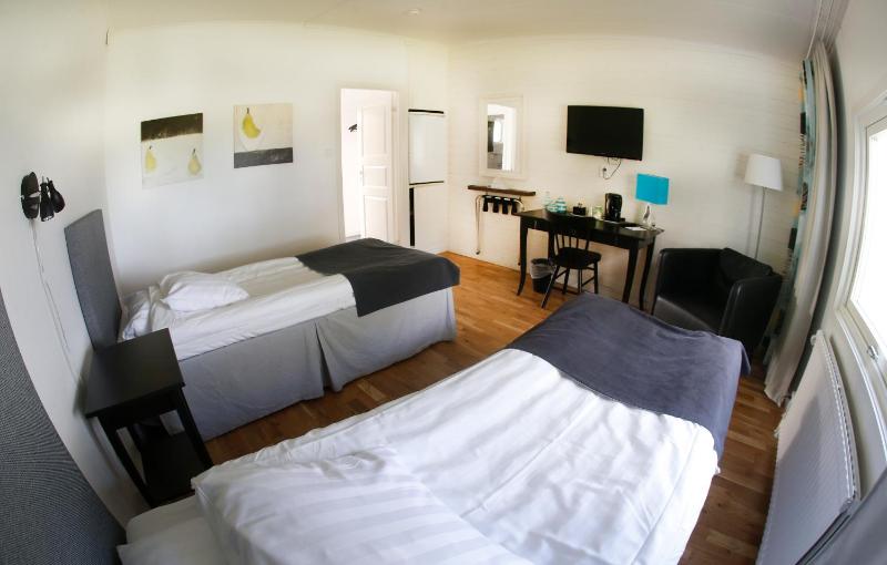 Double or Twin Room image 4