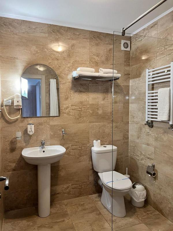 Superior Twin Room image 2