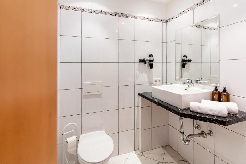 Double Room - Annex (3 Stars) image 4