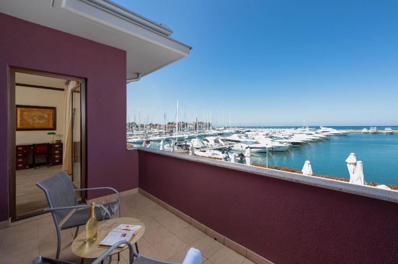 Junior Suite with Sea View image 2