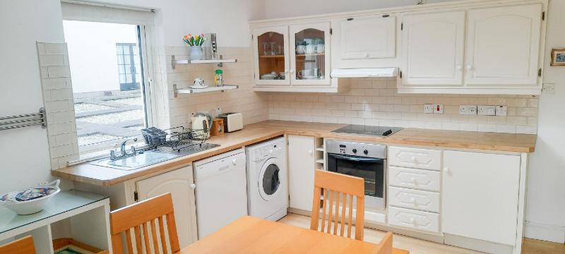 Ballyconneely Holiday Home No 5 by Trident Holiday Homes - image 3
