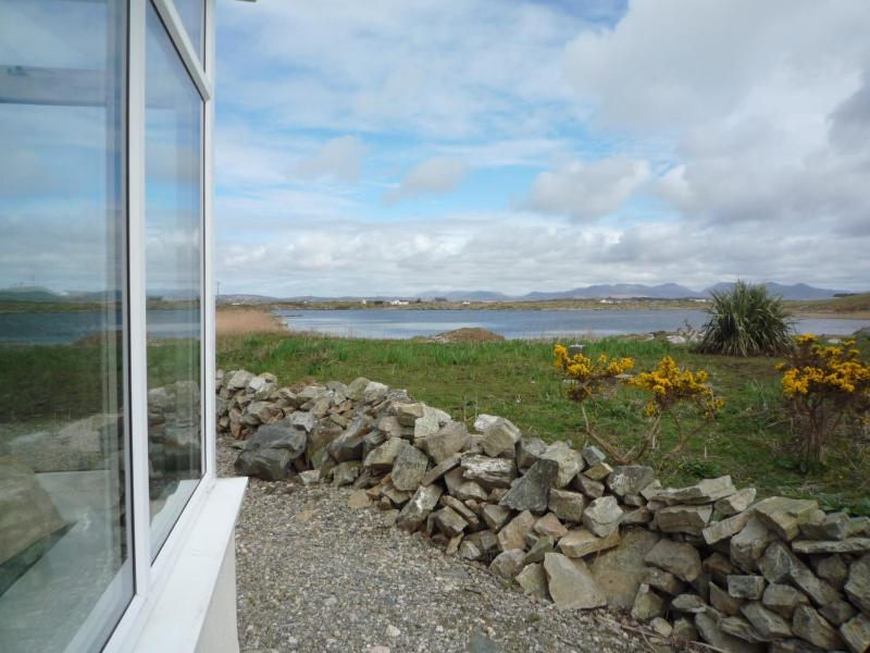 Ballyconneely Holiday Home No 5 by Trident Holiday Homes - image 2