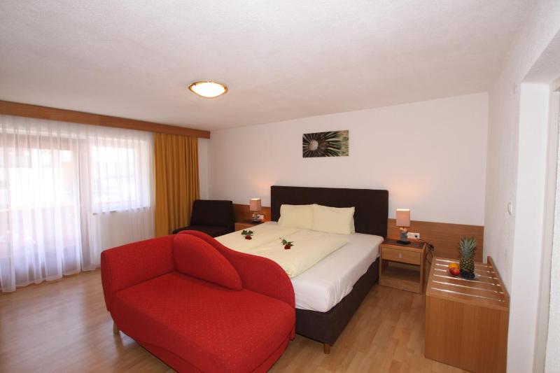 Deluxe Double Room (2 Adults + 1 Child) image 4