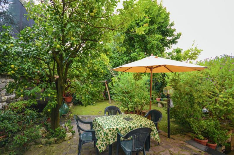 Welcoming apartment in Sorrento 52 m² with sea view terrace - image 1