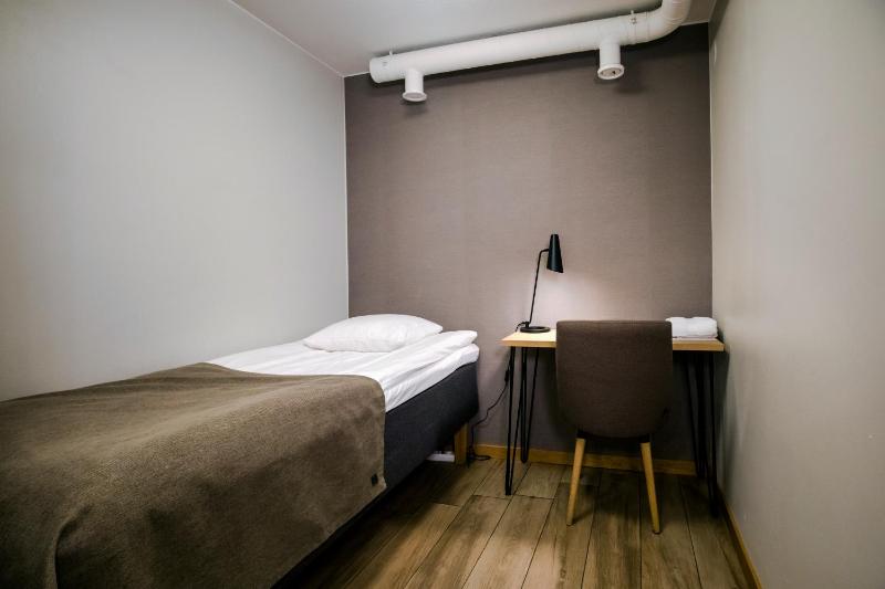Single Room with Shared Shower and Toilet image 2