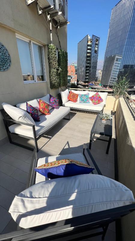 Apartament Condo Amueblado ENCOMENDEROS 200 El Golf Las Condes Santiago con vista al Costanera Center - image 5