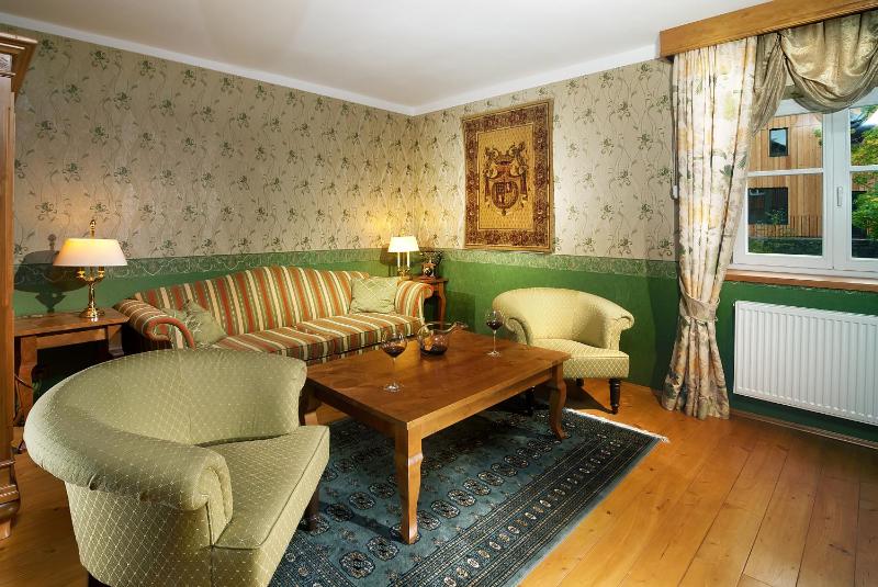 Deluxe Suite image 4
