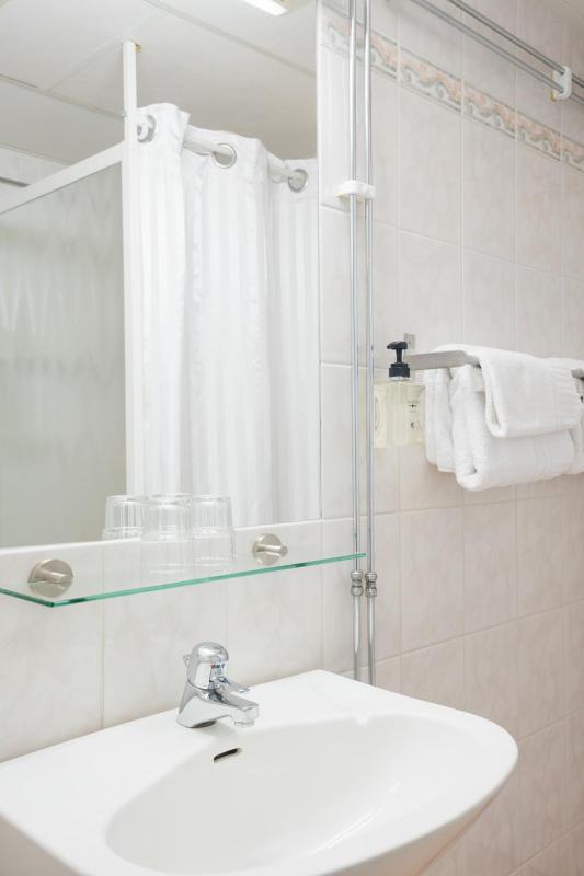Small Double Room image 3