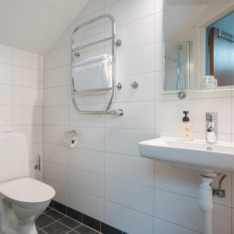 Standard Single Room image 3