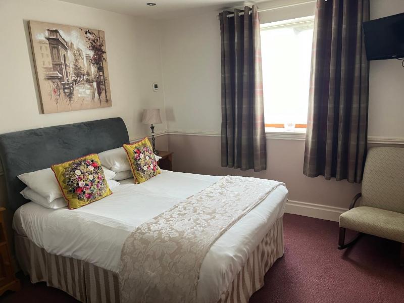 Standard Double Room image 2