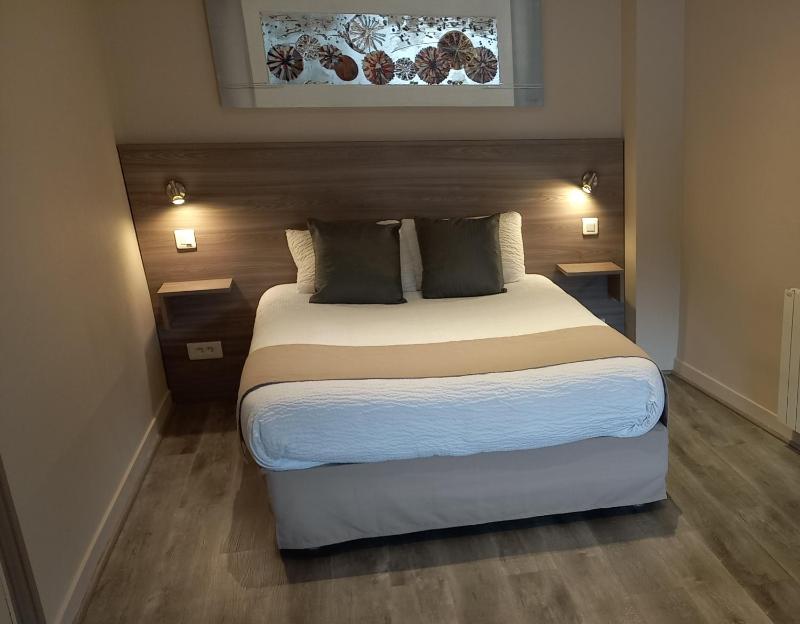 Double Room image 2