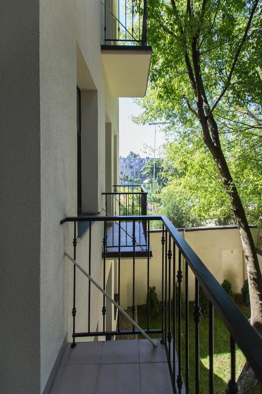 Cozy One-Bedroom Apartment with Balcony  image 4