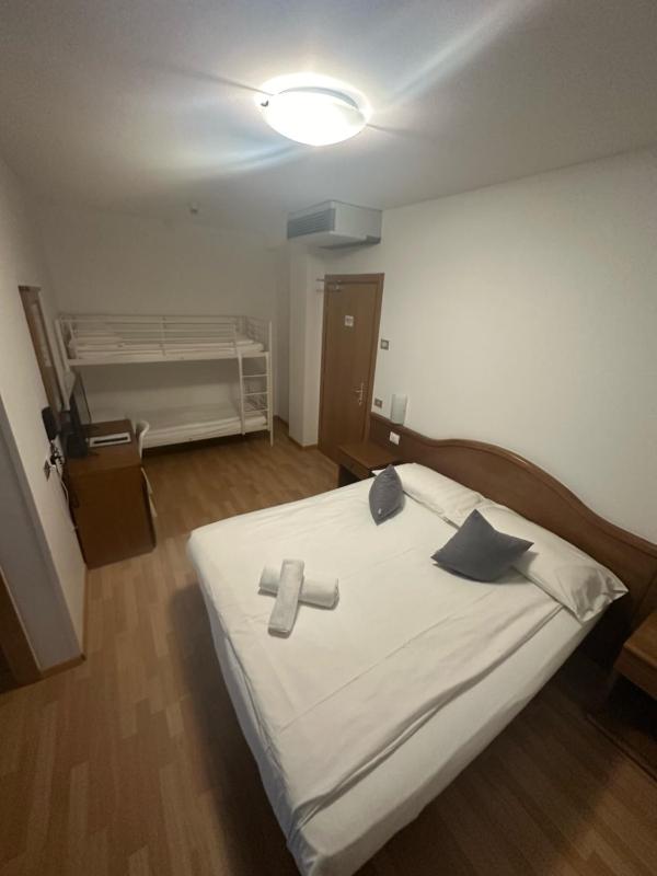 Quadruple Room image 1