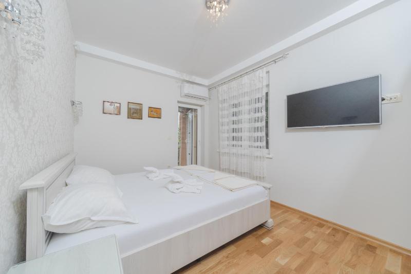 Markoni Apartments - image 2