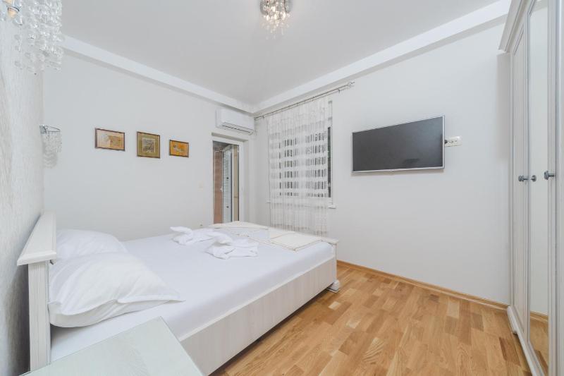 Markoni Apartments - image 13