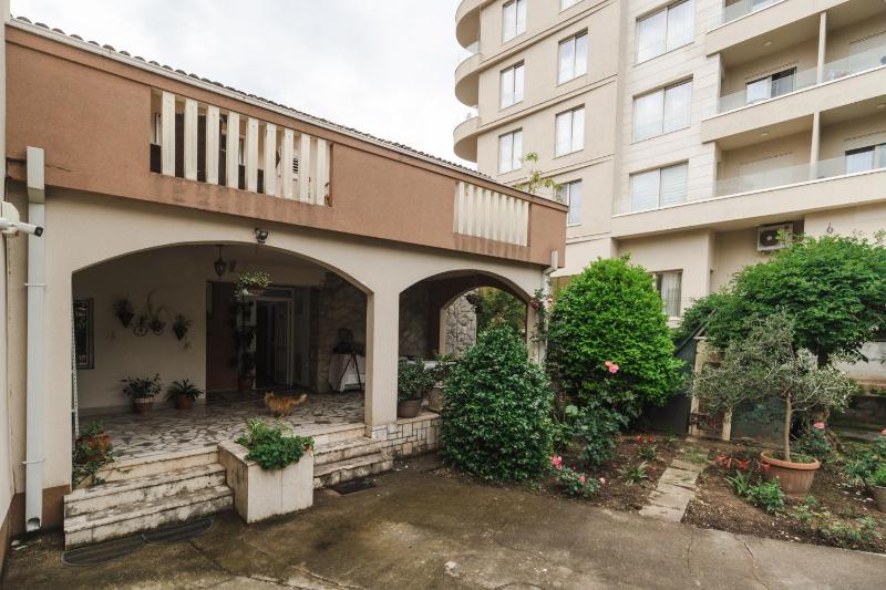 Markoni Apartments - image 14