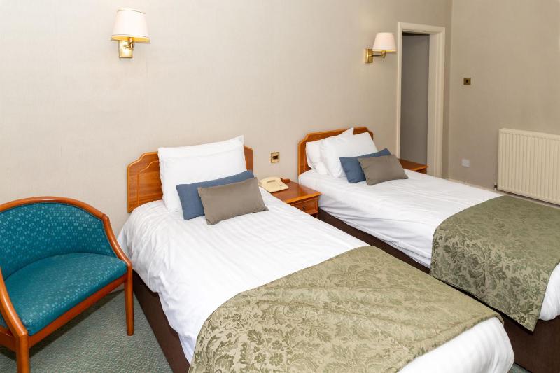 Classic Twin Room with Sea View image 3