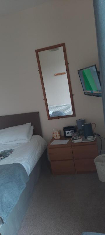 Single Room image 1