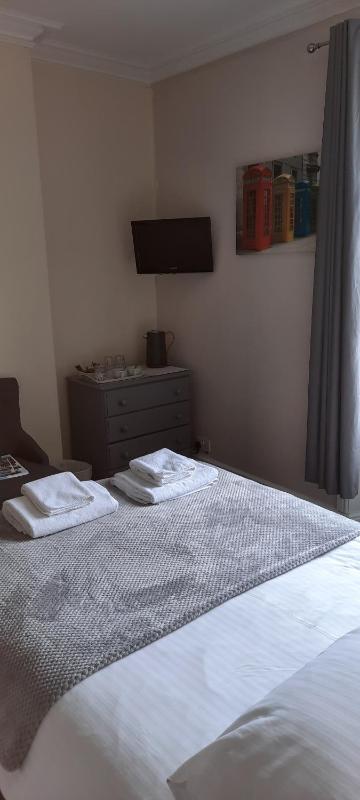 Double Room with Private Bathroom image 4