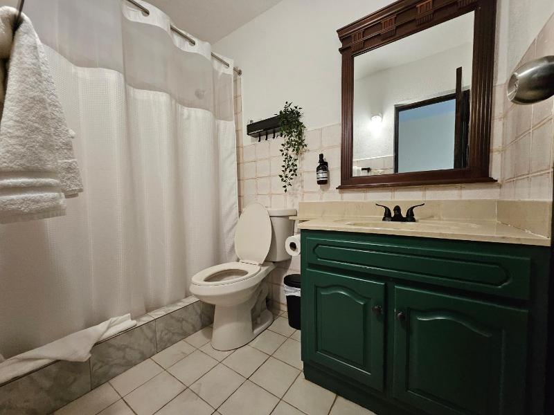 Deluxe Double Room with Balcony image 3