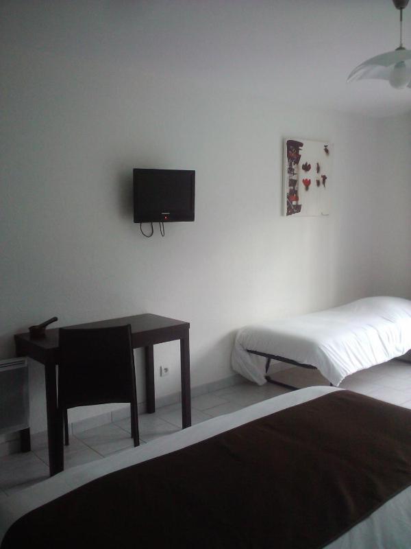 Quadruple Room image 2