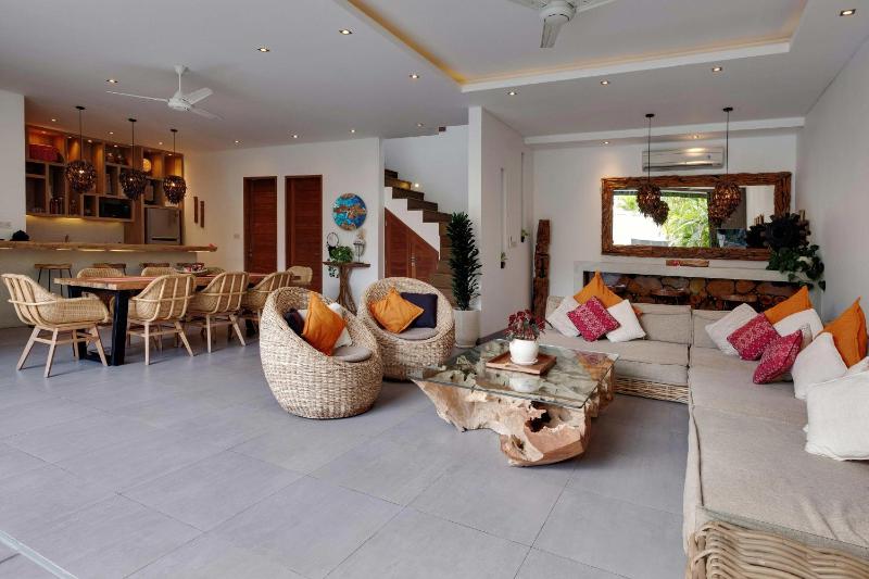 Exquisite 4BR Haven 5min Stroll to Beach Canggu - image 39