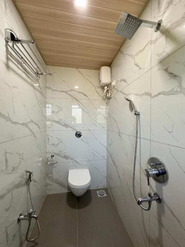 Sapphire Mansion - image 28