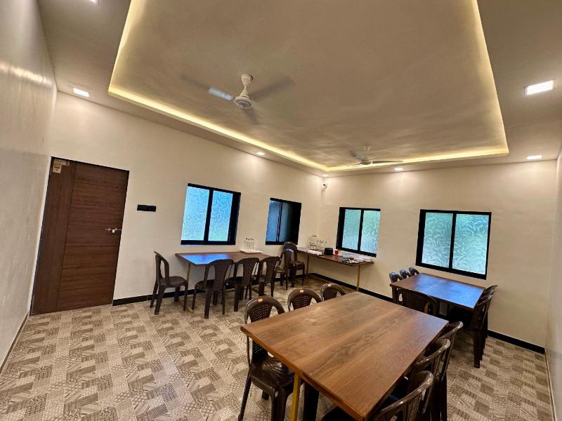Sapphire Mansion - image 4