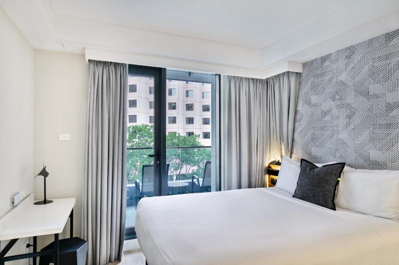 Queen Room with Balcony (Accessible Facilities in Selected Rooms) image 3