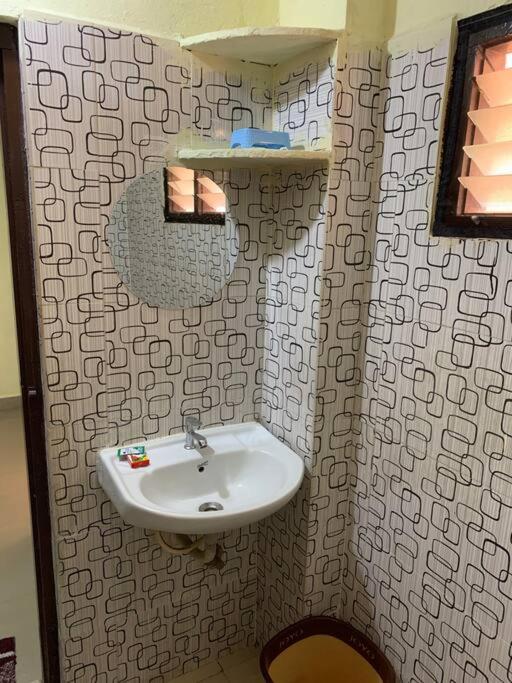 KesarHomes-HomeStay- FLT202-2nd Flr-2BHK-APT-AC-Lift-Kukatpally - image 11