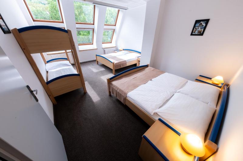 Standard Suite image 3