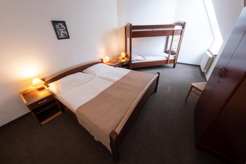 One-Bedroom Standard Apartment image 3