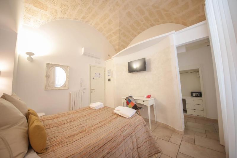 Standard Double Room image 4
