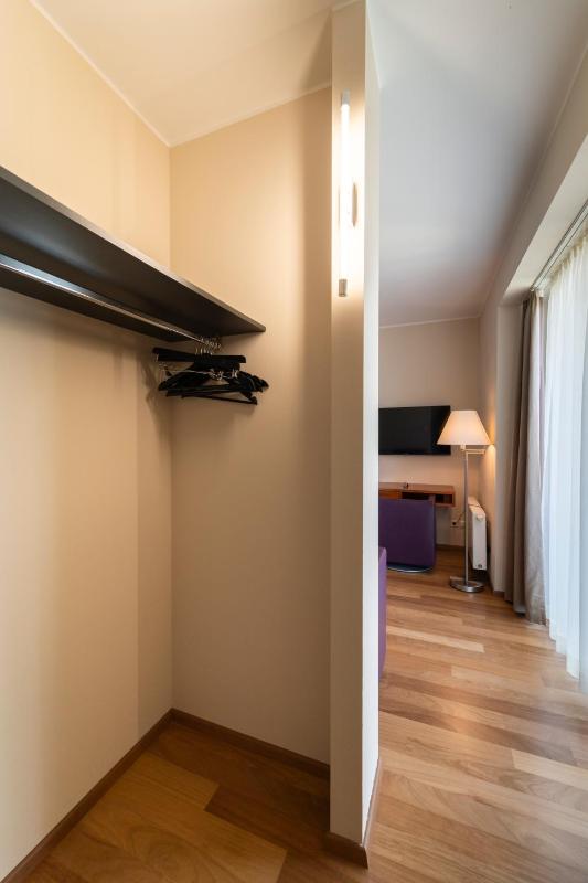 One-Bedroom Apartment with Balcony image 4