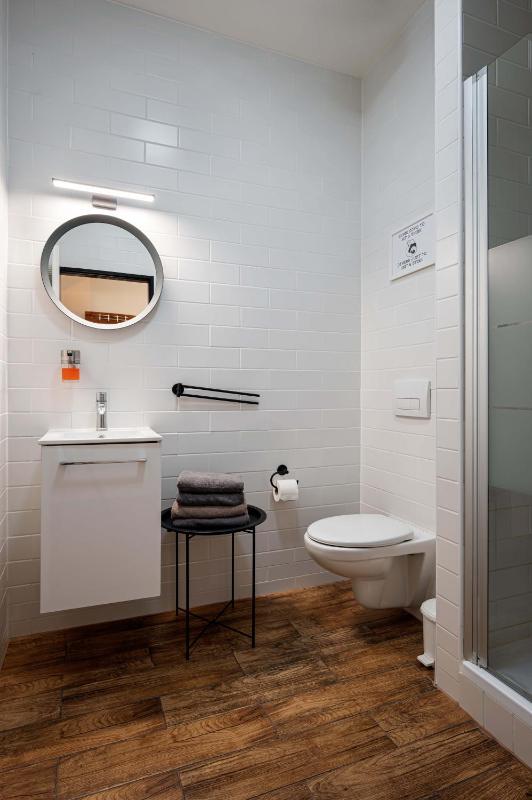 Standard Twin Room image 3