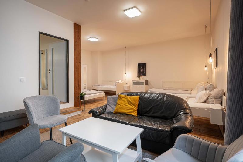 Superior Family Room image 3