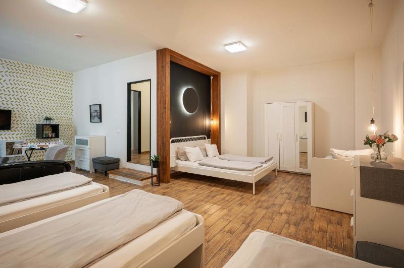 Superior Family Room image 1