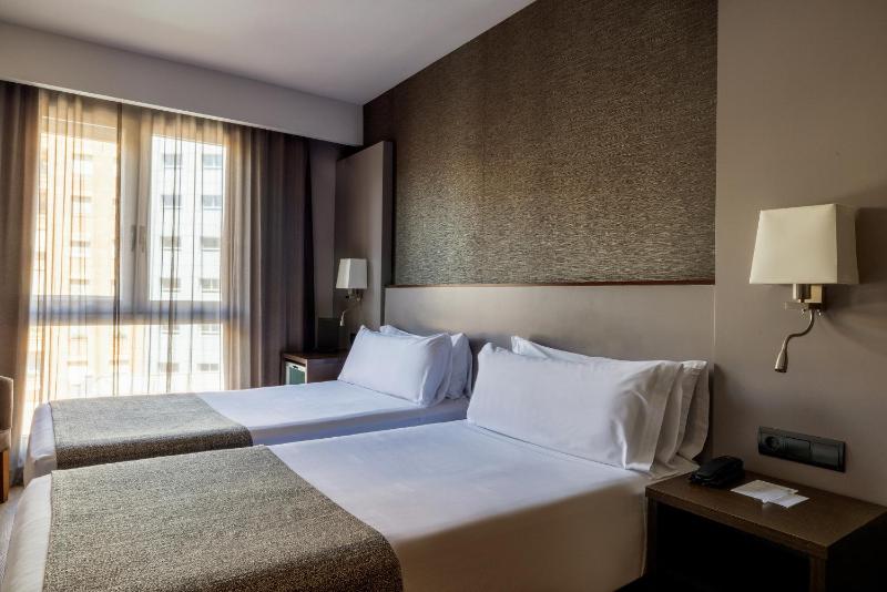 Double or Twin Room image 4