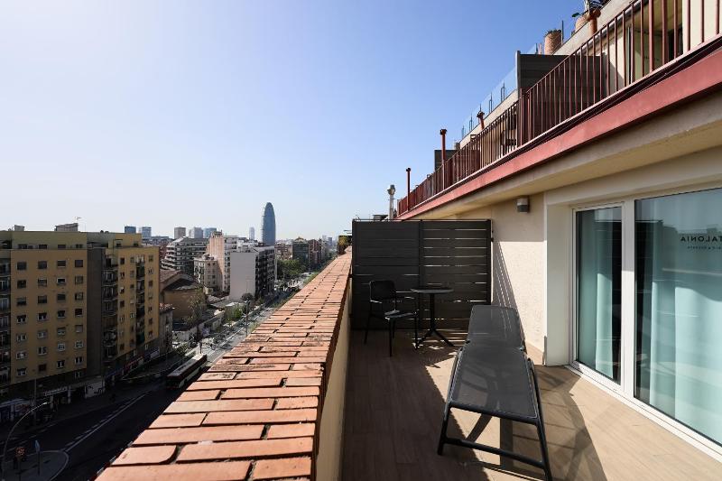 Double or Twin Room with Terrace and Spa Access image 3