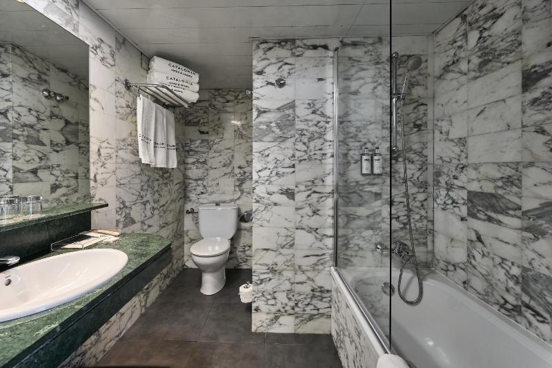 Triple Room (3 Adults) image 2