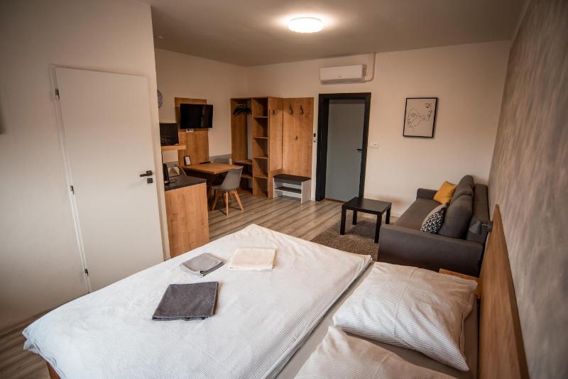 Double Room with Private Bathroom image 4