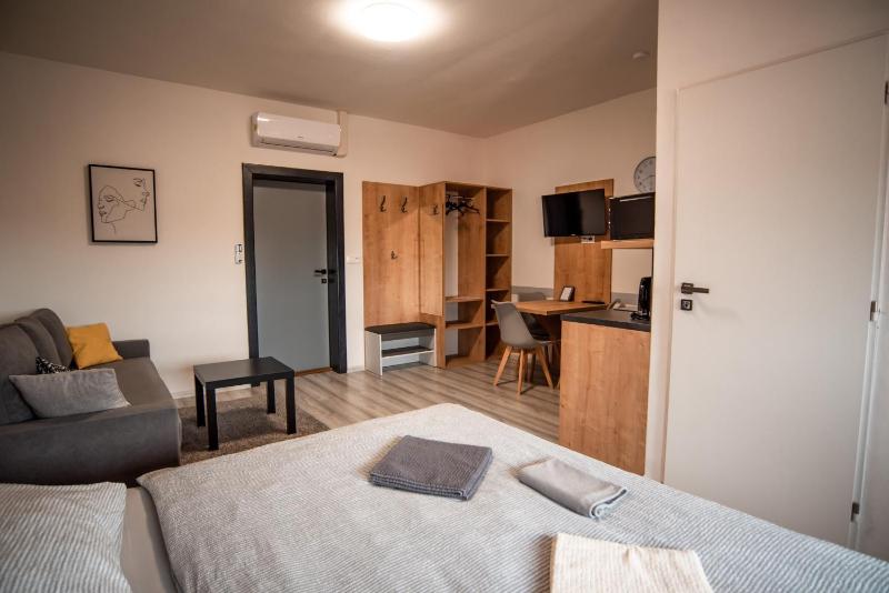 Double Room with Private Bathroom image 3